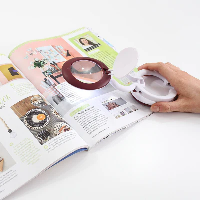 Daylight YoYo LED pocket magnifier 3× - Image 3