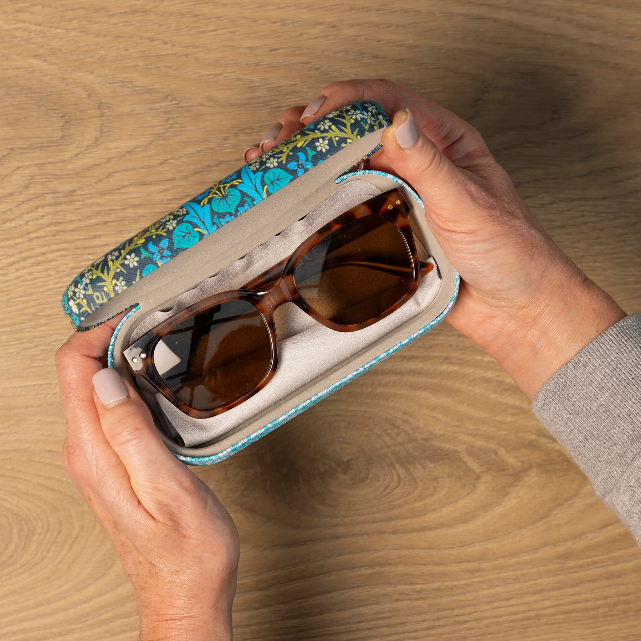 Glasses Case - William Morris Blackthorn - Image 4