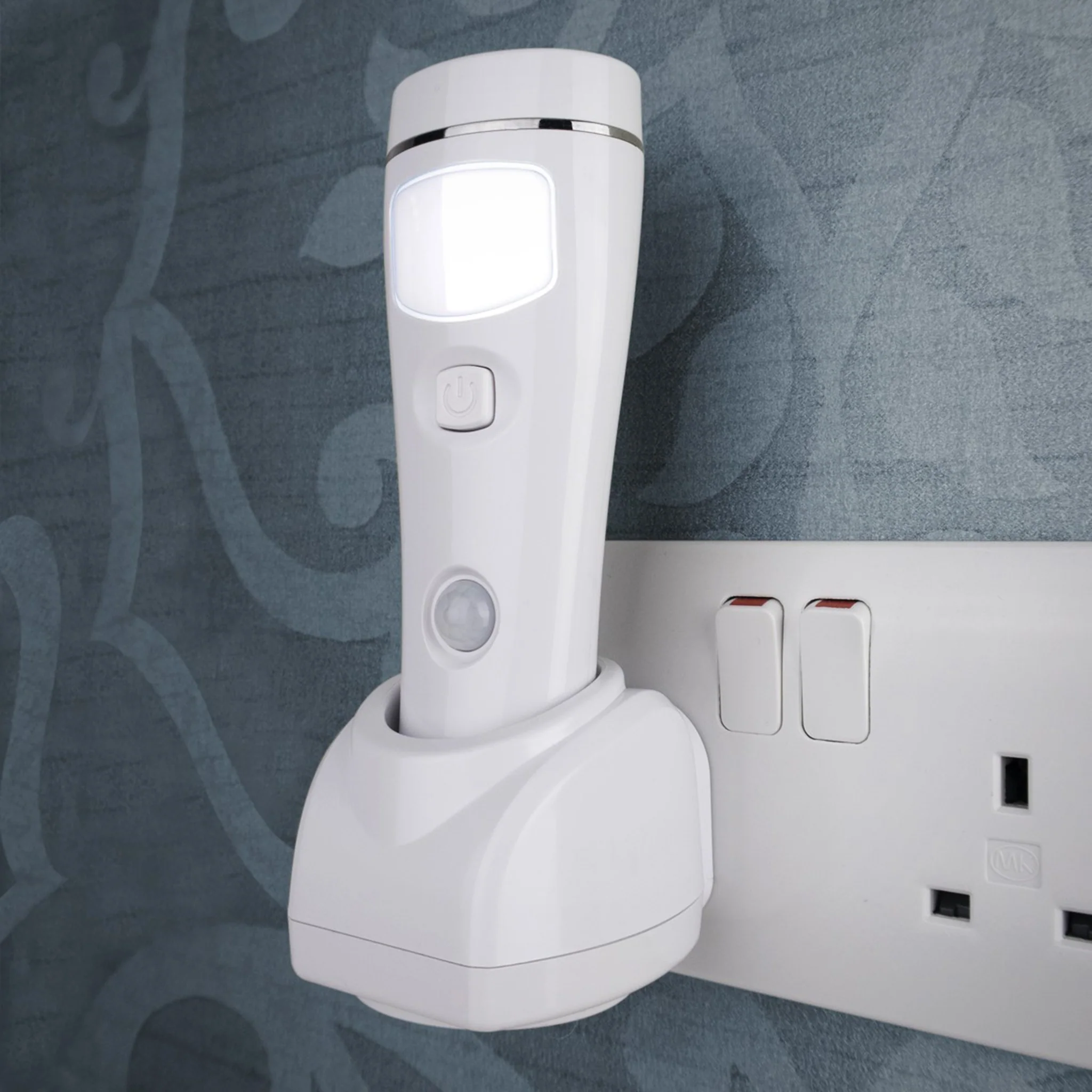 NiteSafe safety sensor nightlight and torch - Image 3