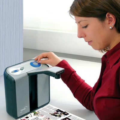 Optelec ClearReader+ portable electronic image reader and scanner - Image 3