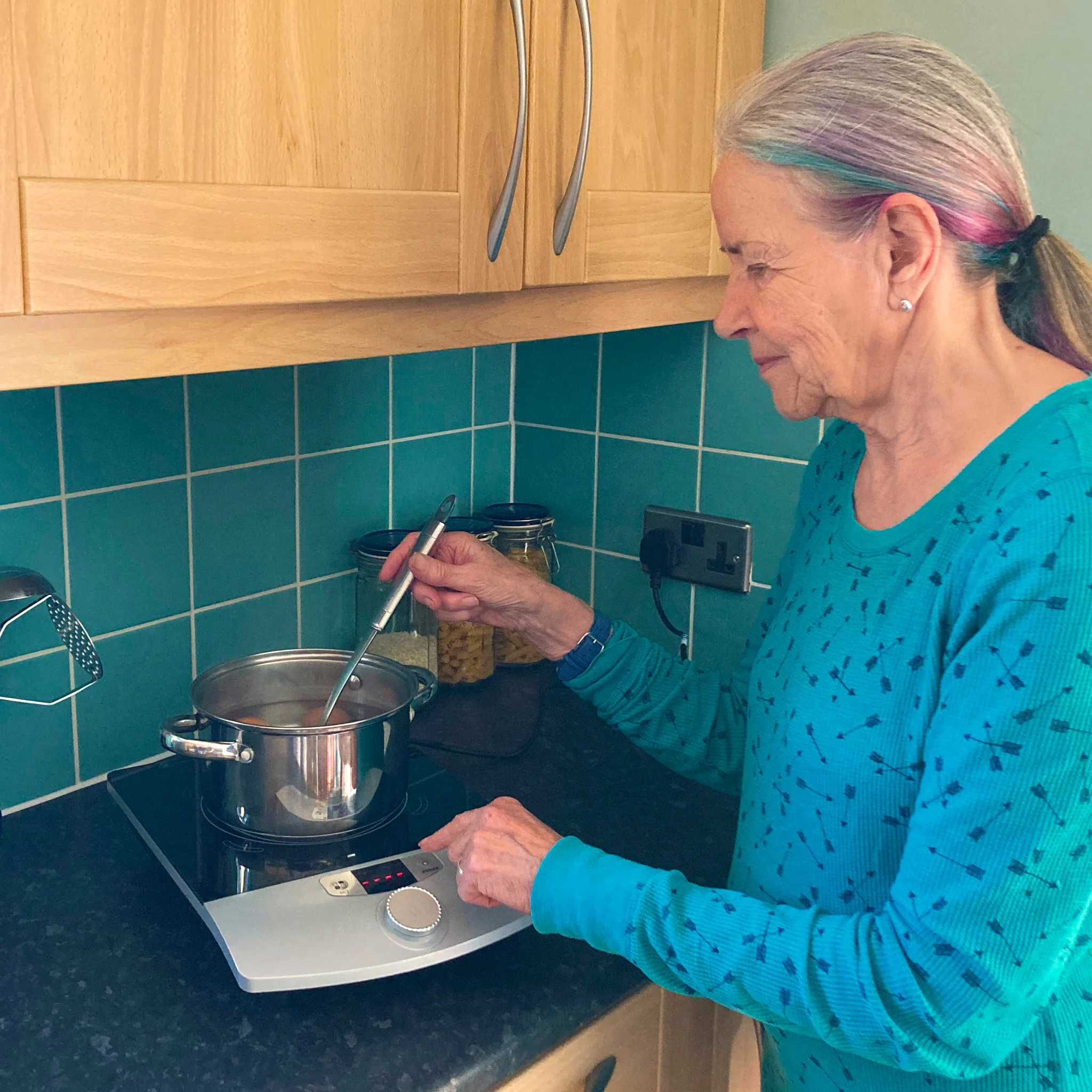 RNIB Talking Induction Hob - Image 4